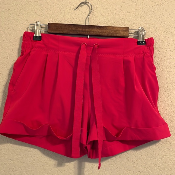 lululemon athletica Pants - Lululemon cuffed shorts size 8 in Fuchsia